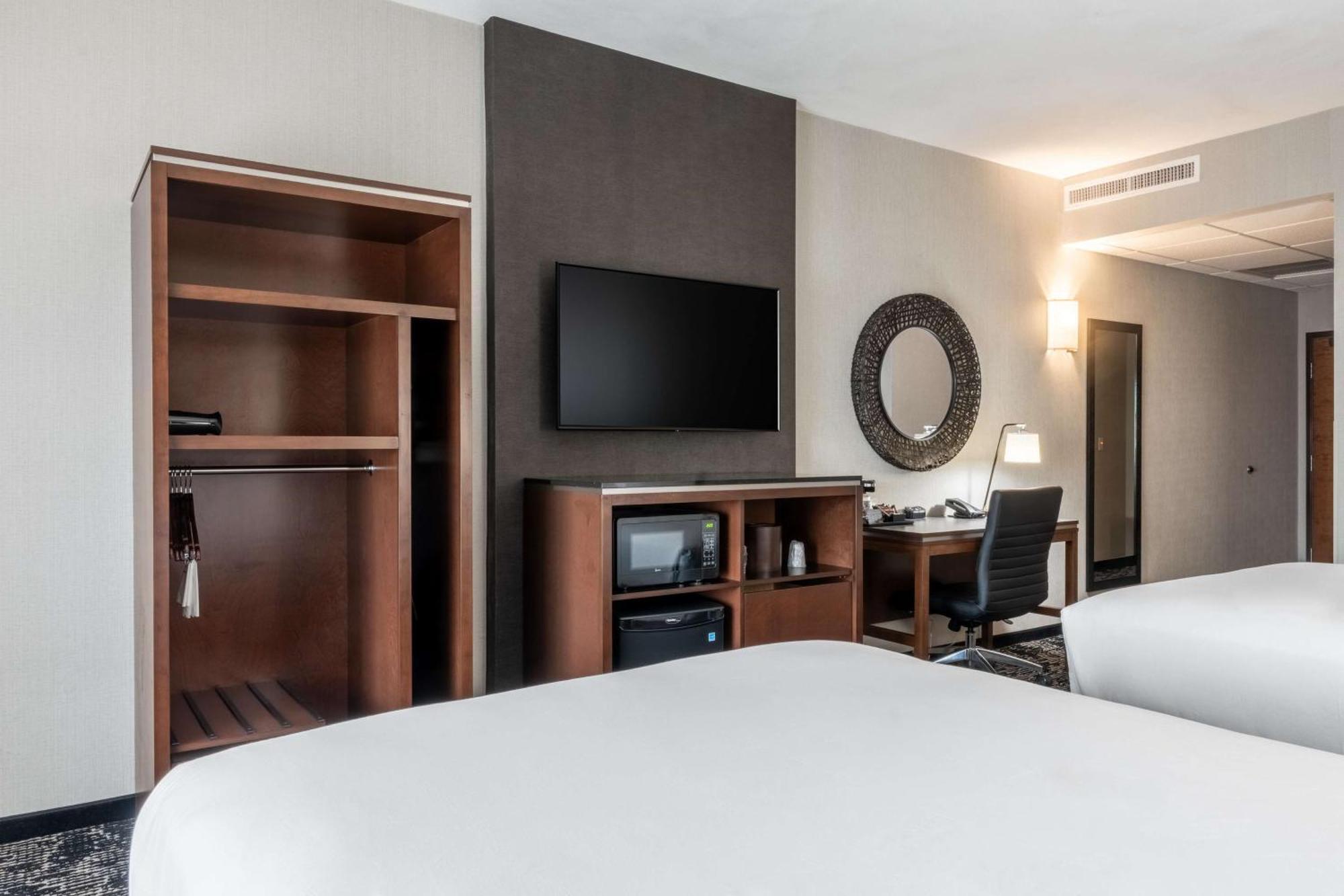 Drury Plaza Hotel College Station Extérieur photo