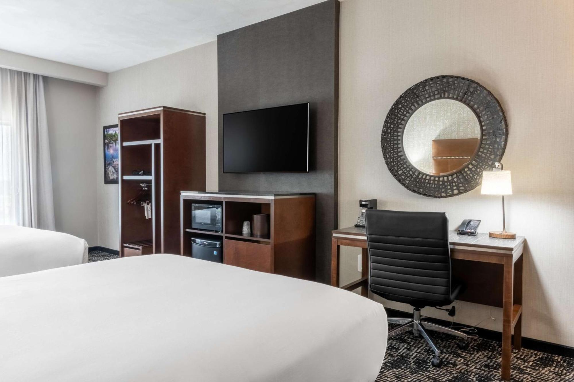 Drury Plaza Hotel College Station Extérieur photo