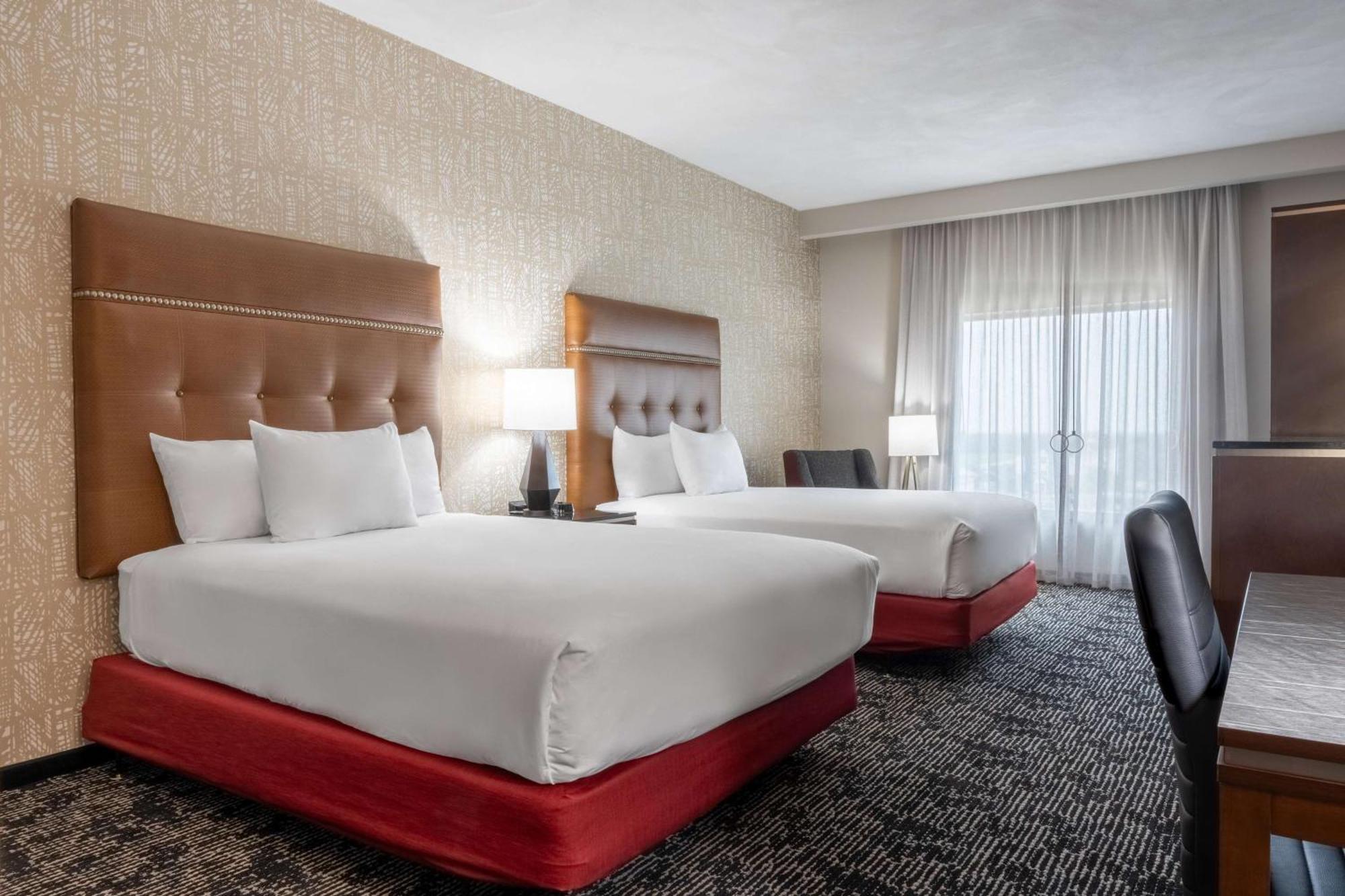 Drury Plaza Hotel College Station Extérieur photo