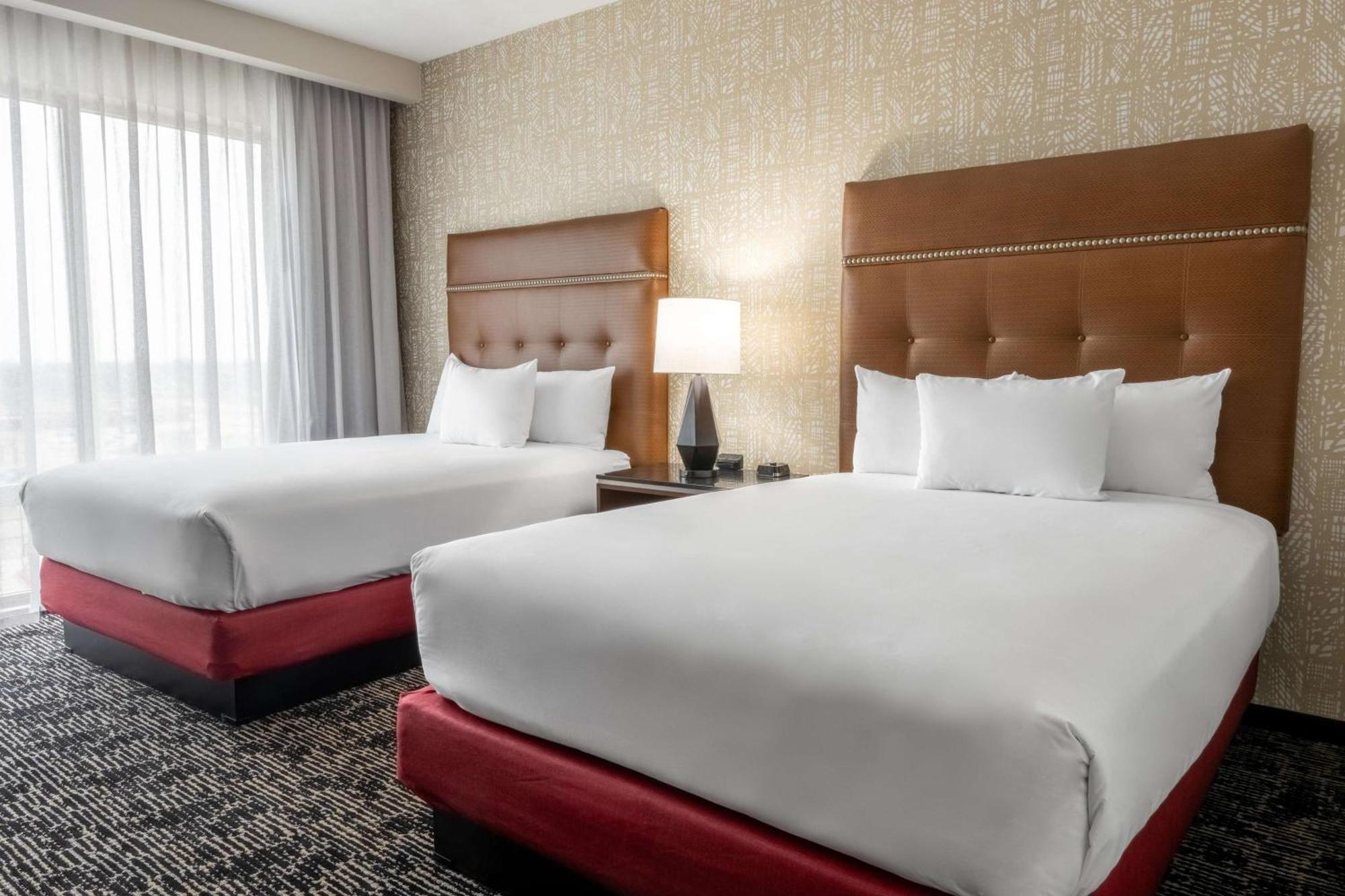 Drury Plaza Hotel College Station Extérieur photo