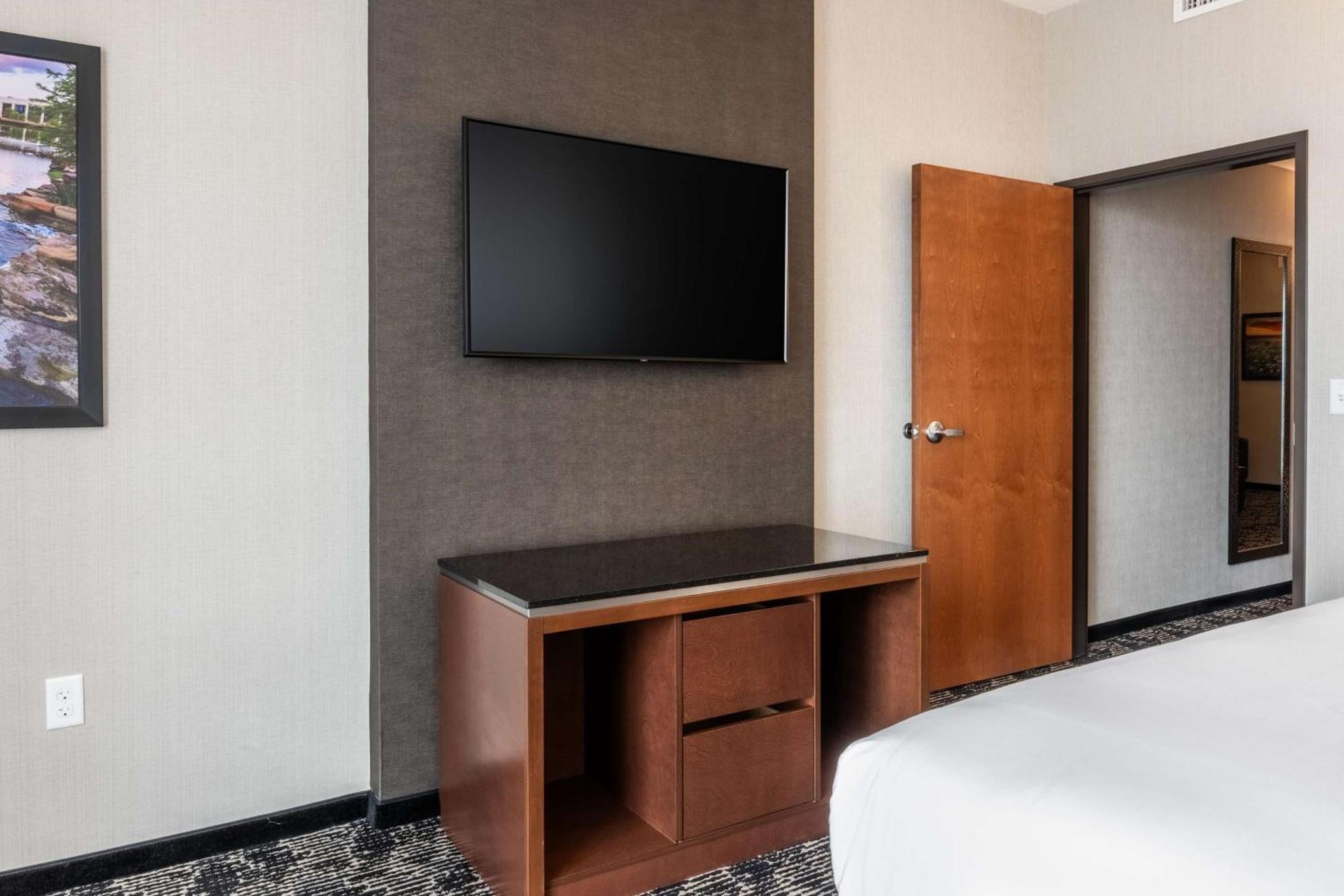 Drury Plaza Hotel College Station Extérieur photo