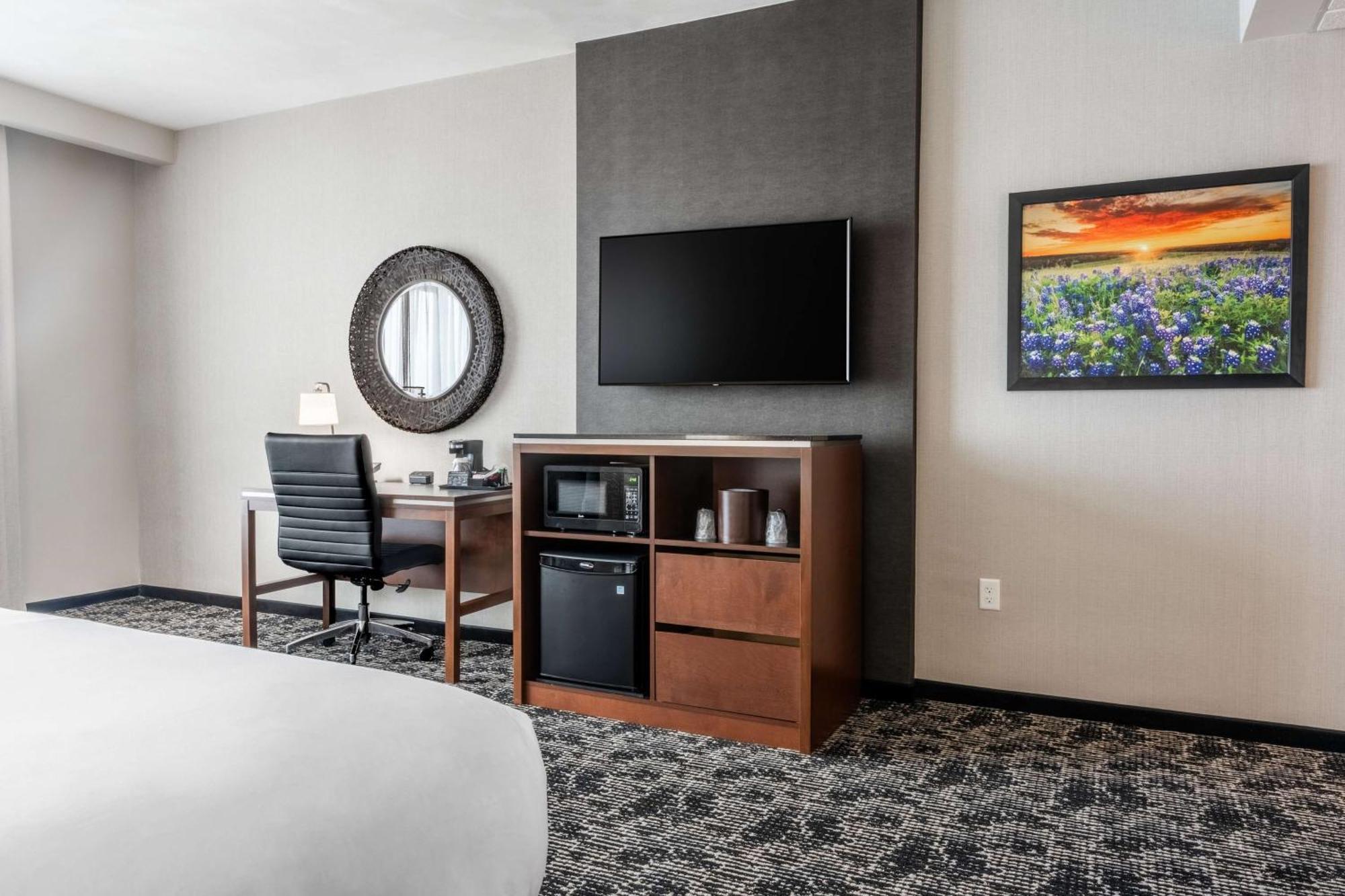 Drury Plaza Hotel College Station Extérieur photo
