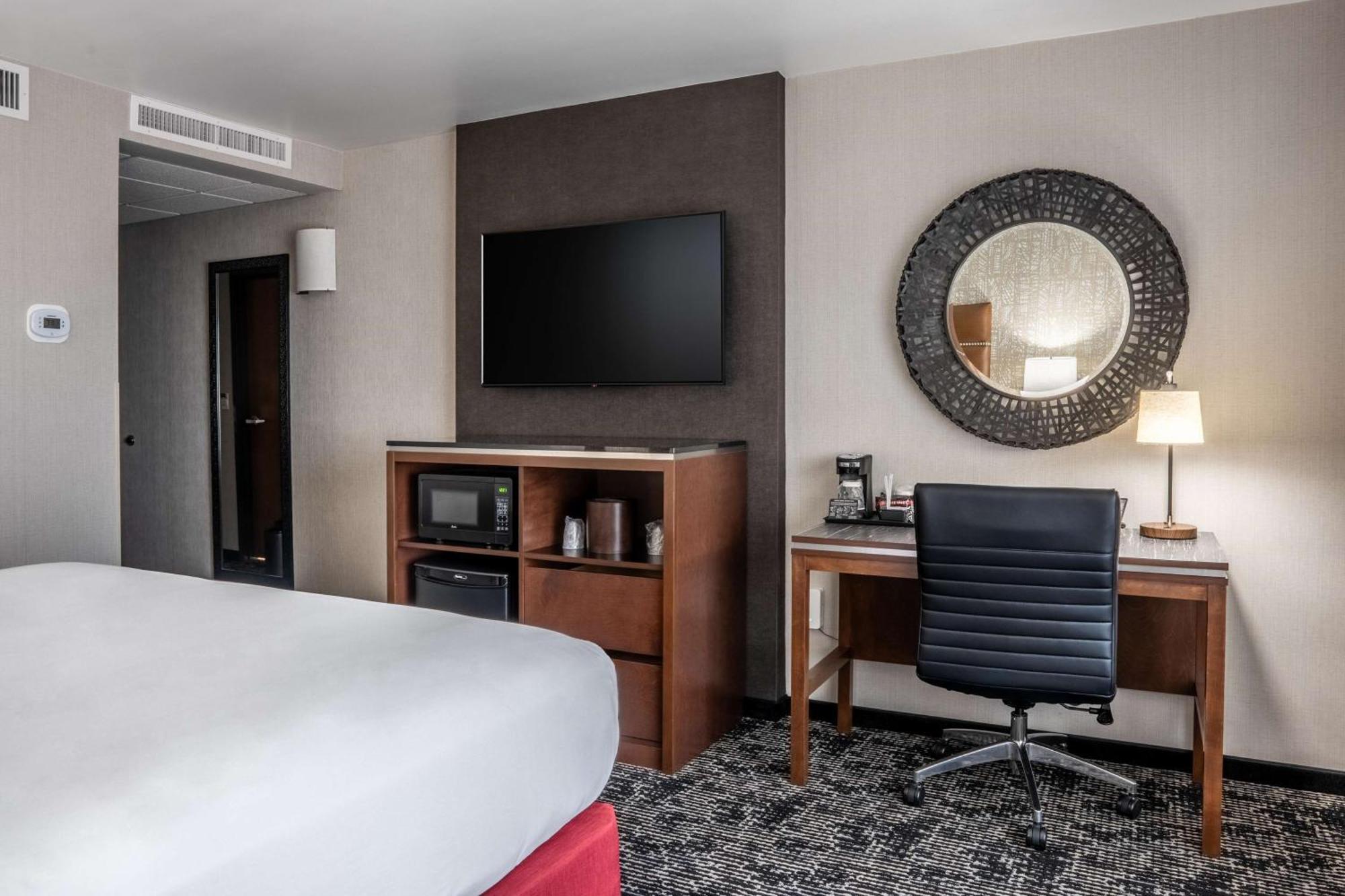 Drury Plaza Hotel College Station Extérieur photo