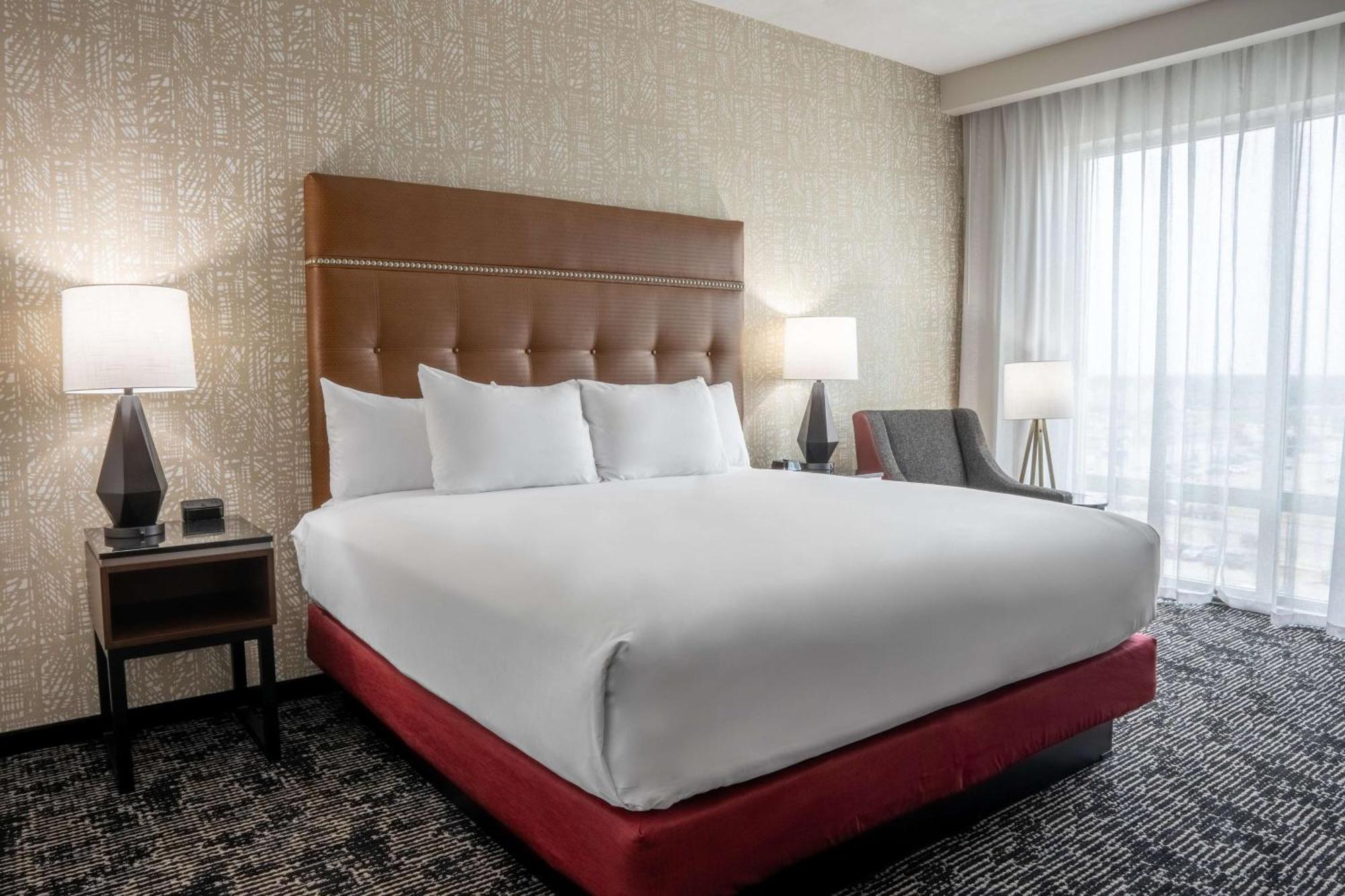 Drury Plaza Hotel College Station Extérieur photo