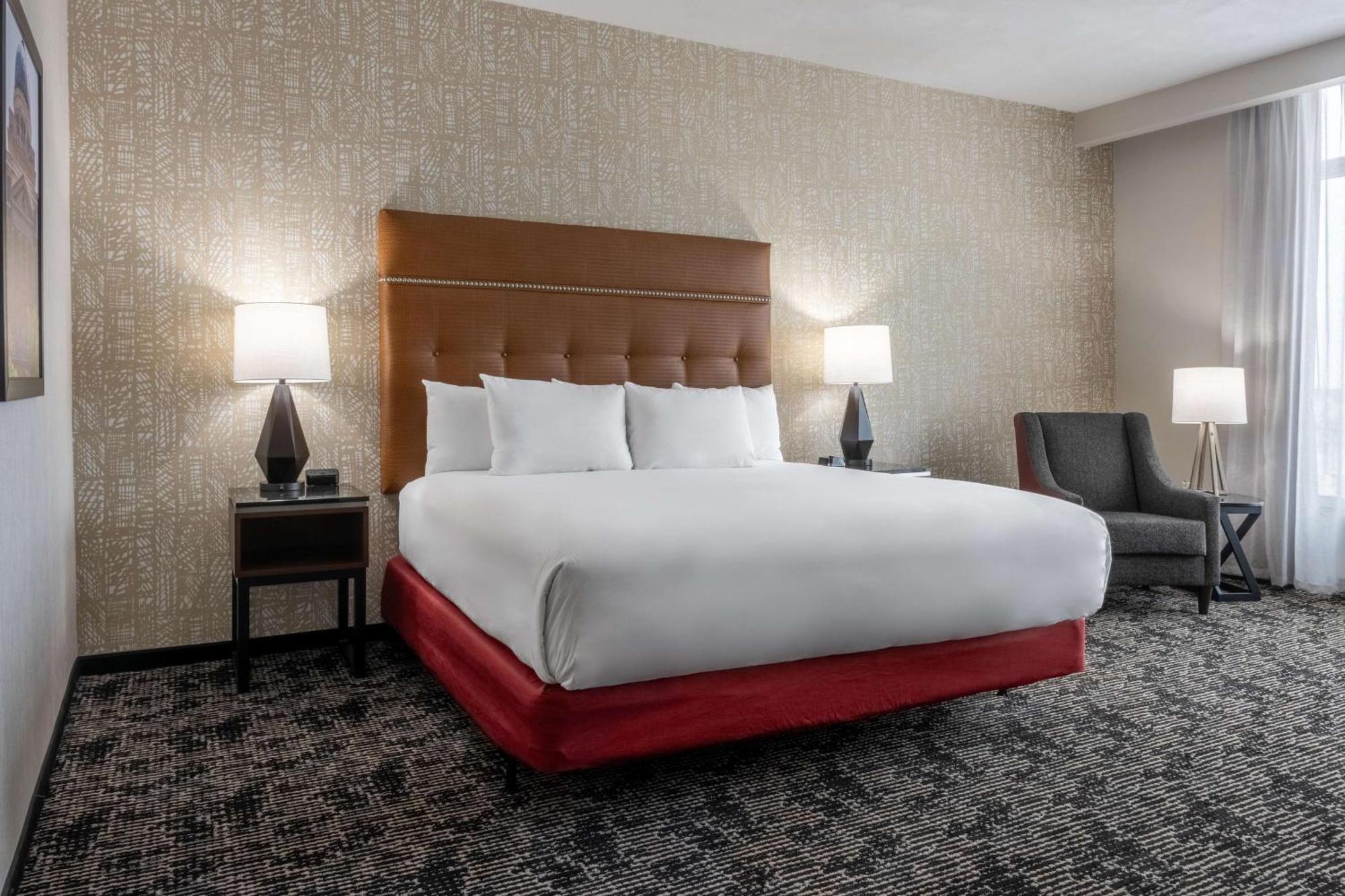 Drury Plaza Hotel College Station Extérieur photo