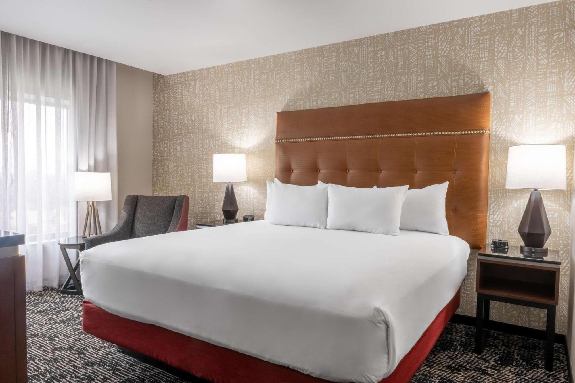 Drury Plaza Hotel College Station Extérieur photo