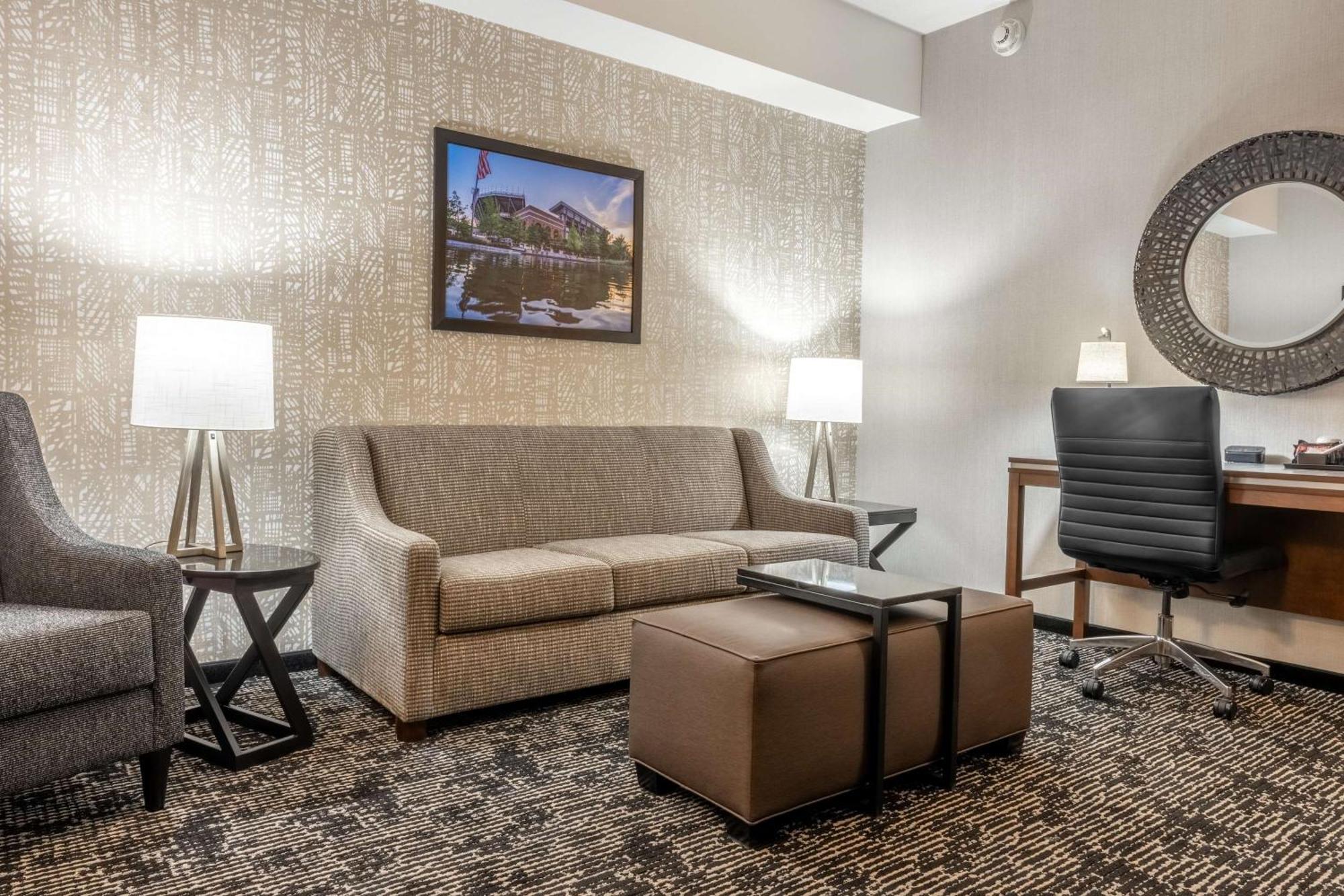 Drury Plaza Hotel College Station Extérieur photo