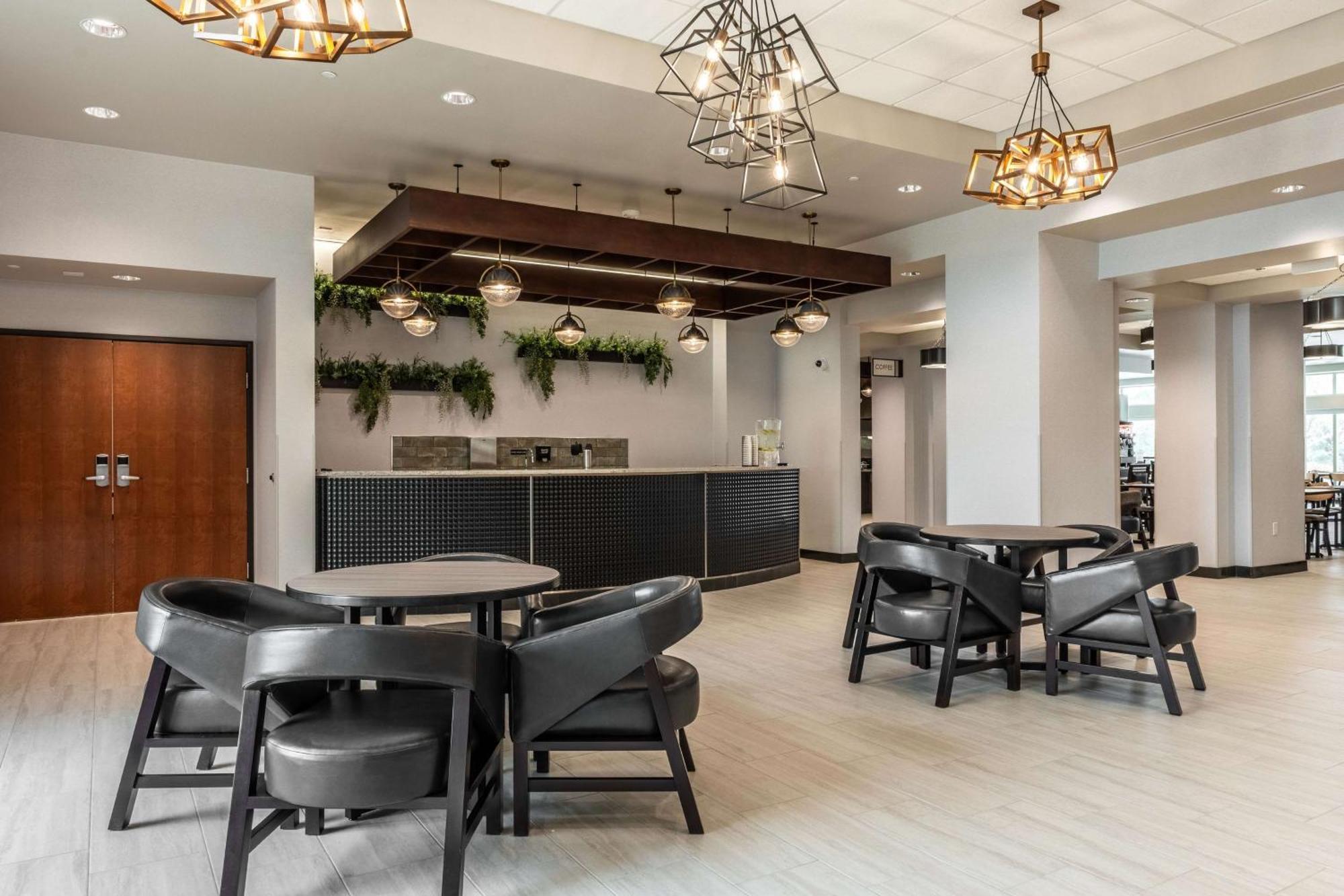 Drury Plaza Hotel College Station Extérieur photo